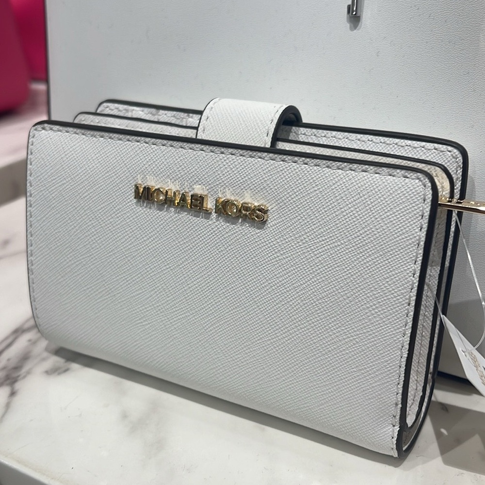 Michael Medium Crossgrain Leather Bifold Wallet Optic White Nwt